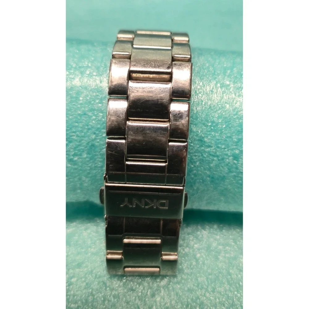 DKNY Womens Silver Tone Stainless Steel Crystal Watch NY8474